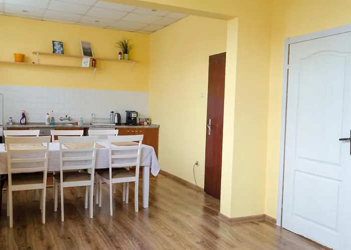 招待所 Oleander & 4*