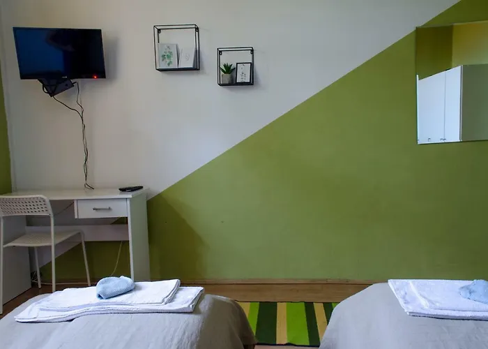 招待所 Oleander & 4*